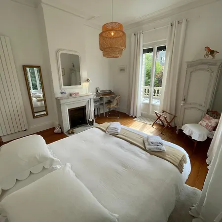 Panzió Le Lierre Et La Rose LʼAigle