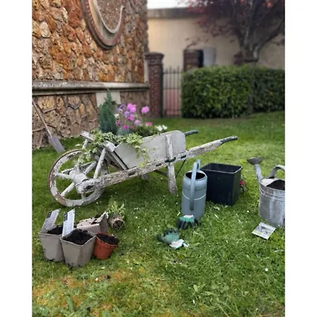 Le Lierre Et La Rose Bed & Breakfast