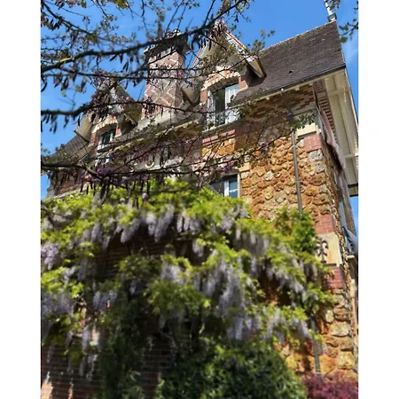 Bed & Breakfast Le Lierre Et La Rose LʼAigle