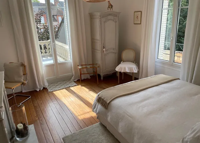 Le Lierre Et La Rose ベッド・アンド・ブレックファスト 3*